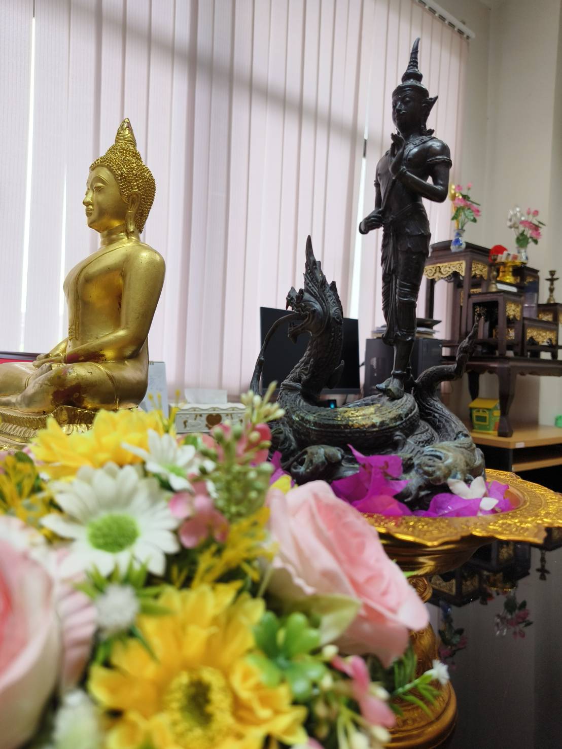 title - ส.ป.ก.สตูล ร่วมสรงน้ำพระพุทธรูป และรดน้ำขอพรผู้บริหาร ส.ป.ก. ผ่านออนไลน์ เนื่องในประเพณีวันสงกรานต์ ประจำปี 2569 บรรยากาศเต็มไปด้วยความชื่นมื่นชุ่มฉ่ำ